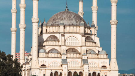 Adana Sabancı Merkez Camii’nin Tarihi ve Mimari Yapısı